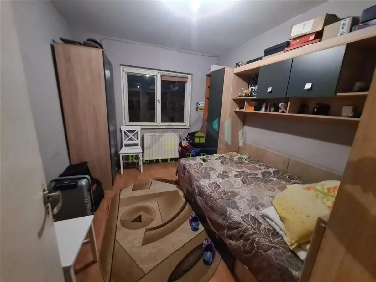 Apartament 4 camere, 2 bai, zona Gemenii - foto 2