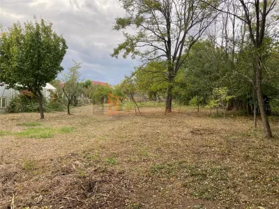Teren intravilan+casa demolabila zona Maracineni - foto 2