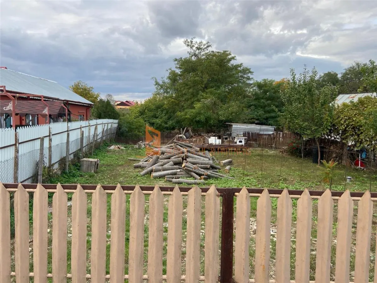 Teren intravilan+casa demolabila zona Maracineni - foto 3