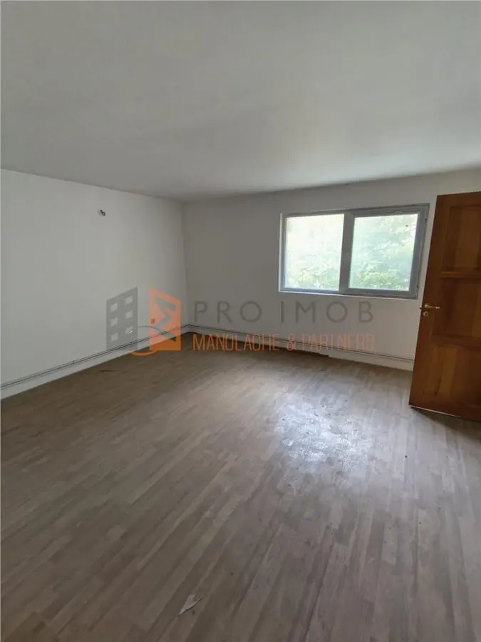Spatiu comercial zona Garii - foto 3