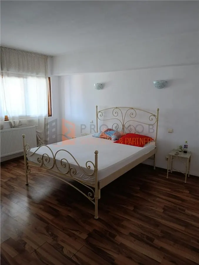 Apartament 4 camere confort 1 decomandat  zona ultracentrala - foto 2