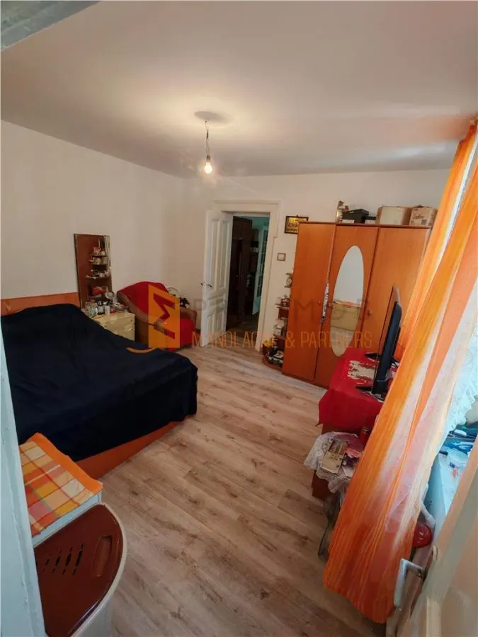 EXCLUSIVITATE! Casa spatioasa + teren in centrul Buzaului - foto 6