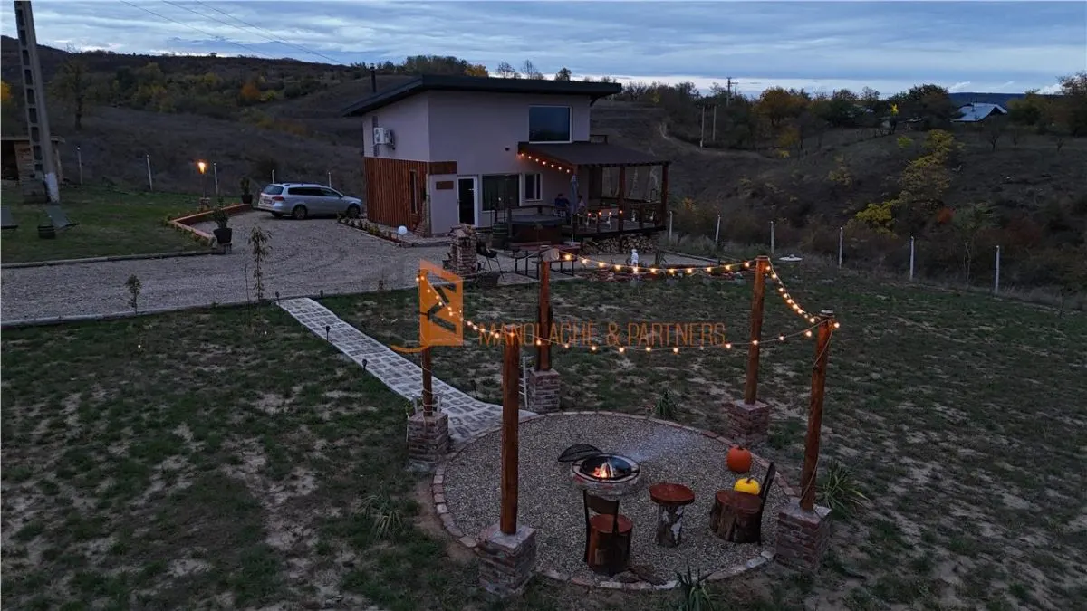EXCLUSIVITATE! Cabana cu o priveliste unica in Niscov - foto 1