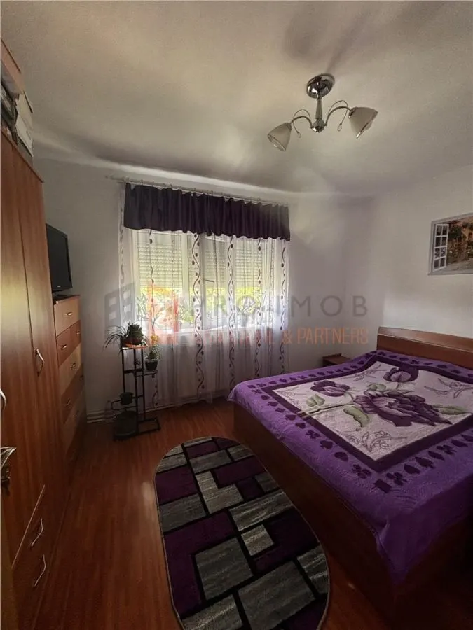 Apartament 2 camere confort  1 semidecomandat  zona Crang - foto 4
