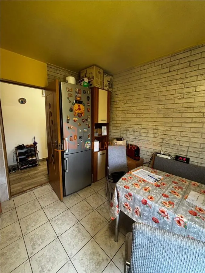 Apartament 2 camere confort  1 semidecomandat  zona Crang - foto 7