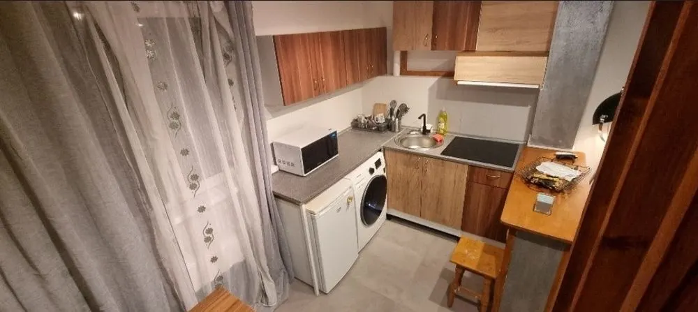 Garsoniera de vanzare zona Tractorul - foto 3