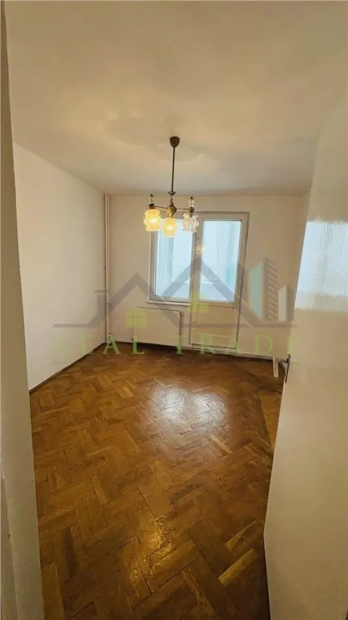 Apartament 3 camere decomandat Calea Bucuresti - foto 2