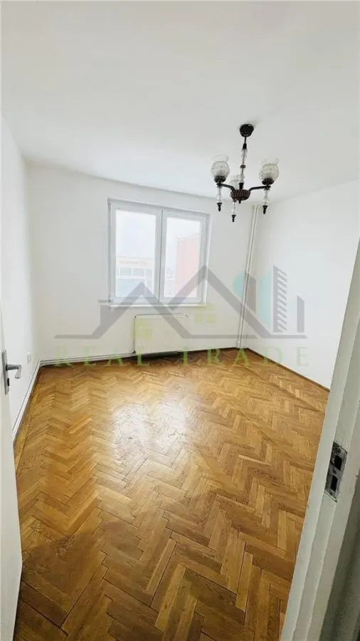Apartament 3 camere decomandat Calea Bucuresti - foto 3