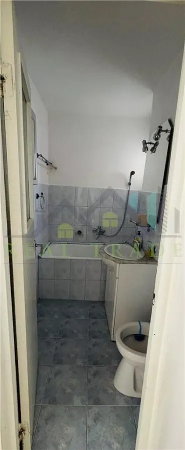 Apartament 3 camere decomandat Calea Bucuresti - foto 6