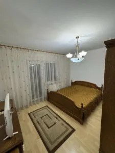 Apartament 3 camere renovat intrare Racadau - Brasov