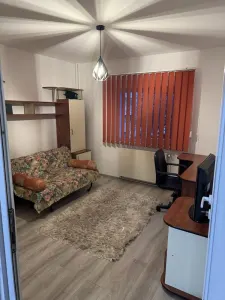 Apartament 3 camere renovat intrare Racadau - foto 4
