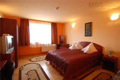 Investitie turistica cu potential ridicat | Hotel cu Restaurant Cartier Noua - foto 9