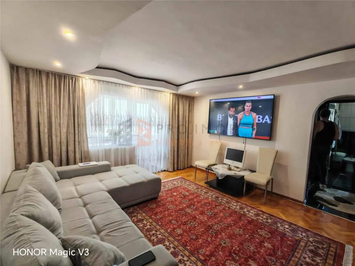 Apartament 3 camere confort 1 semidecomandat zona  Independentei - foto 1
