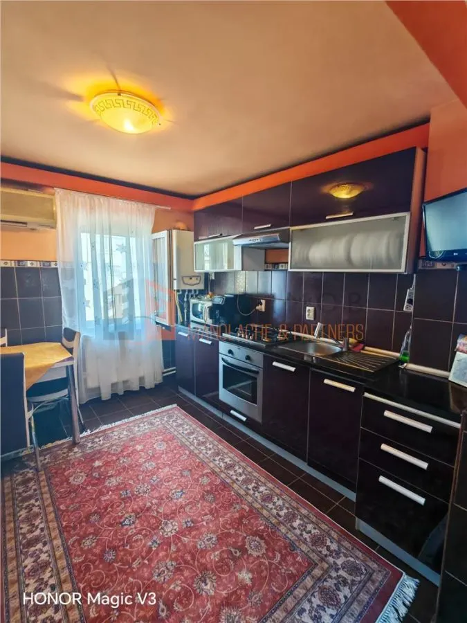 Apartament 3 camere confort 1 semidecomandat zona  Independentei - foto 5