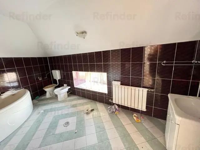 IDEAL INVESTITIE - Vanzare vila P+2+M | Salaj | 400 mp utili | 12 camere | centrala termica | - foto 11