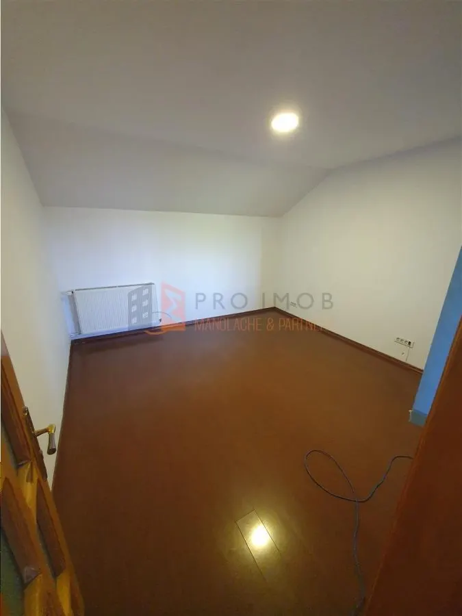 EXCLUSIVITATE! Casa cu teren si garaj in cartierul Mihai Viteazu - foto 3