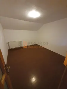 EXCLUSIVITATE! Casa cu teren si garaj in cartierul Mihai Viteazu - foto 5