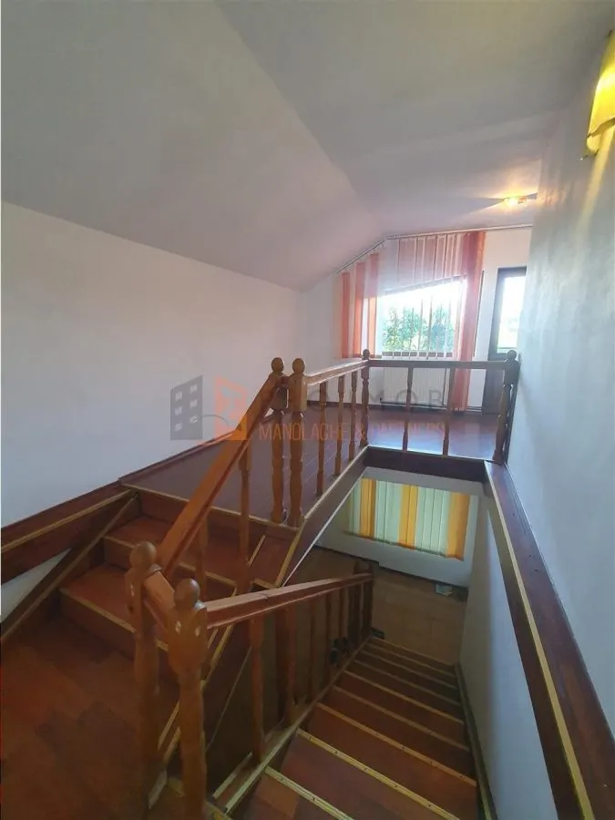 EXCLUSIVITATE! Casa cu teren si garaj in cartierul Mihai Viteazu - foto 8