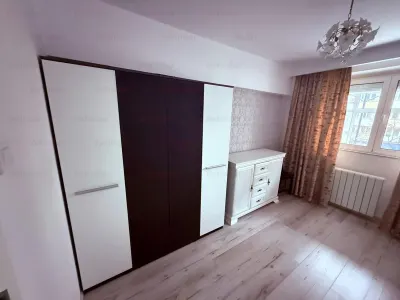 Vanzare apartament 4 camere | Dorobanti | etaj 2/8 | decomandat | 80mp utili | amenajat | - foto 4