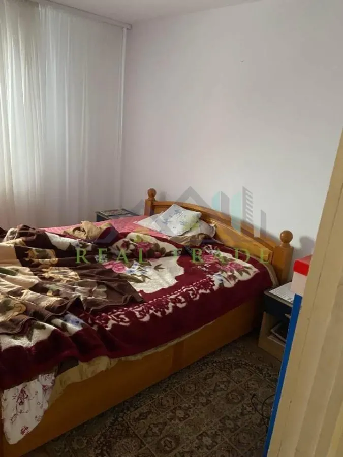 Apartament 3 camere etaj intermediar zona Noua - foto 6