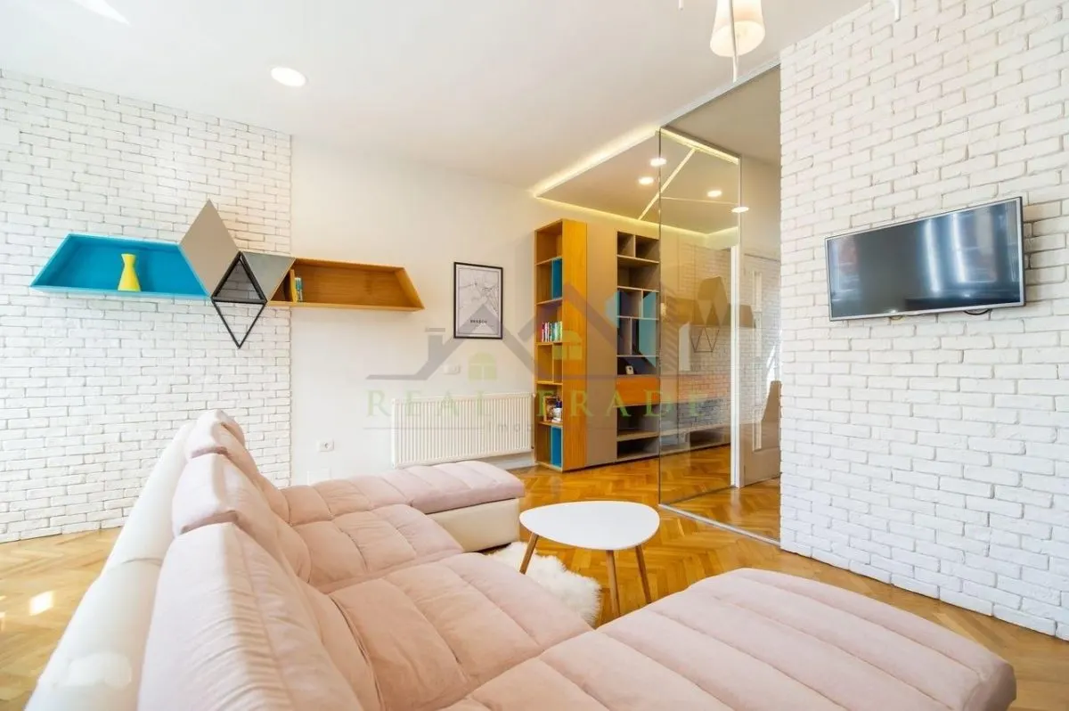 Apartament 2 camere renovat Centrul Istoric - foto 3