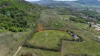 Teren intravilan zona Gura Bascei, com. Cislau - Cislau