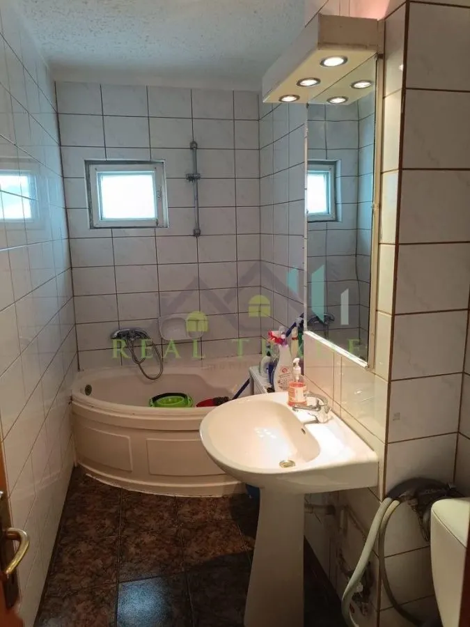 Apartament 3 camere structura mare intrare Racadau - foto 6