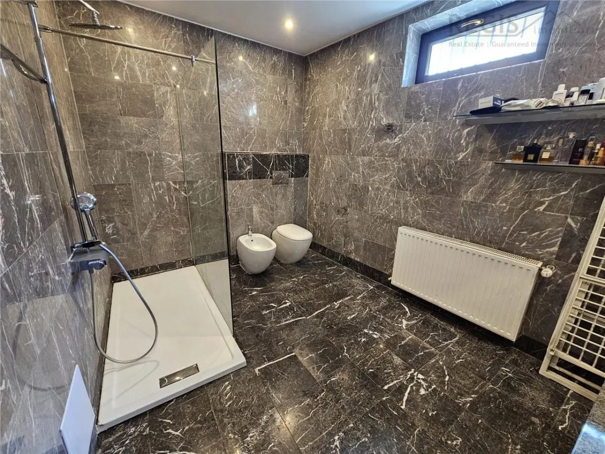 Casa de vanzare in centrul Brasovului â€“ Strada Horia - foto 22