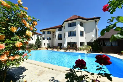 Vanzare vila lux D+P+E teren 3718 mp | piscina interioara si exterioara | Baneasa - Sisesti - Romatsa - Bucuresti