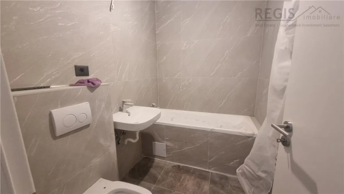 Penthouse de 2.5 camere zona Tractorul - foto 12
