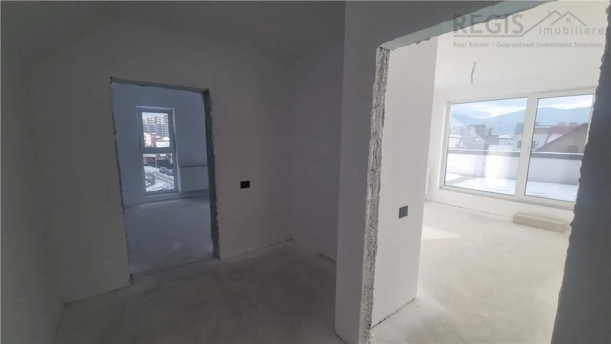 Penthouse de 2.5 camere zona Tractorul - foto 5