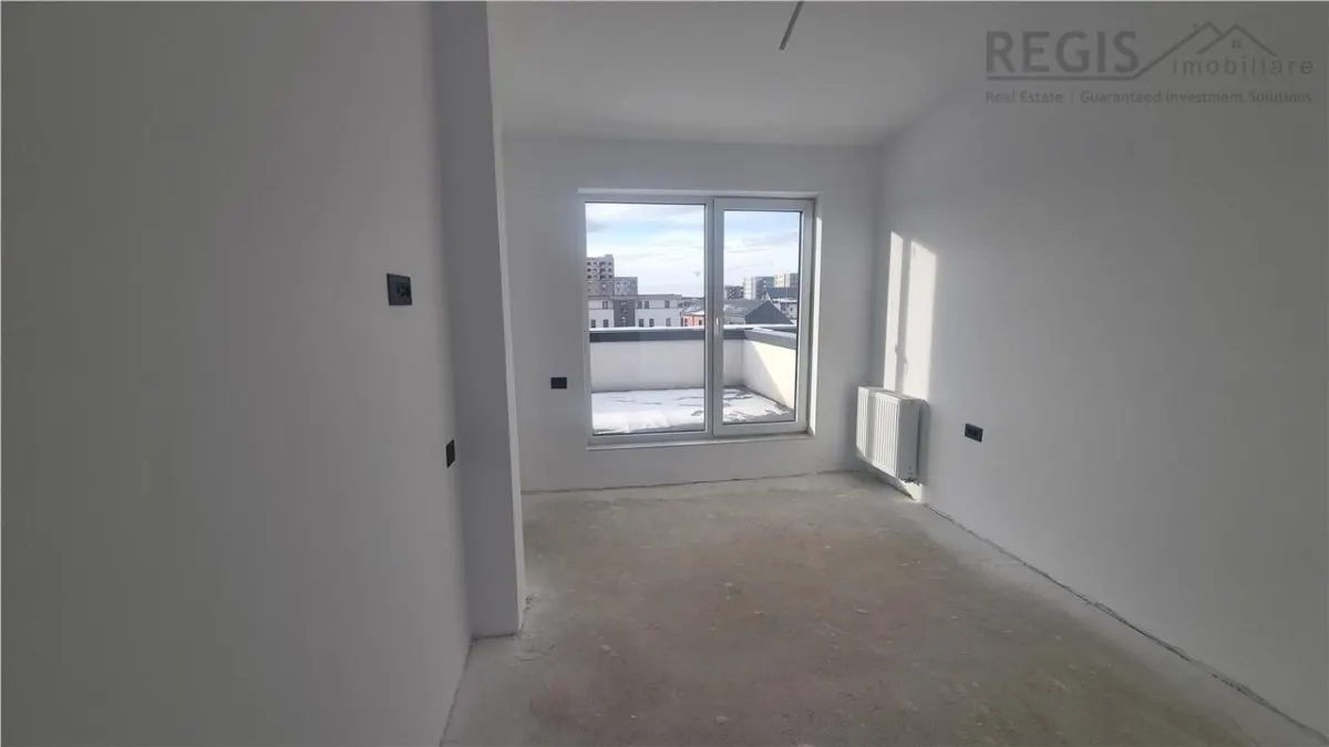 Penthouse de 2.5 camere zona Tractorul - foto 6