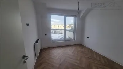 Penthouse de 2.5 camere zona Tractorul - foto 7