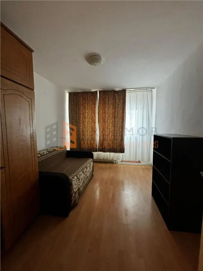 Apartament 3 camere cf 1 semidecomandat  zona Unirii Sud - foto 6