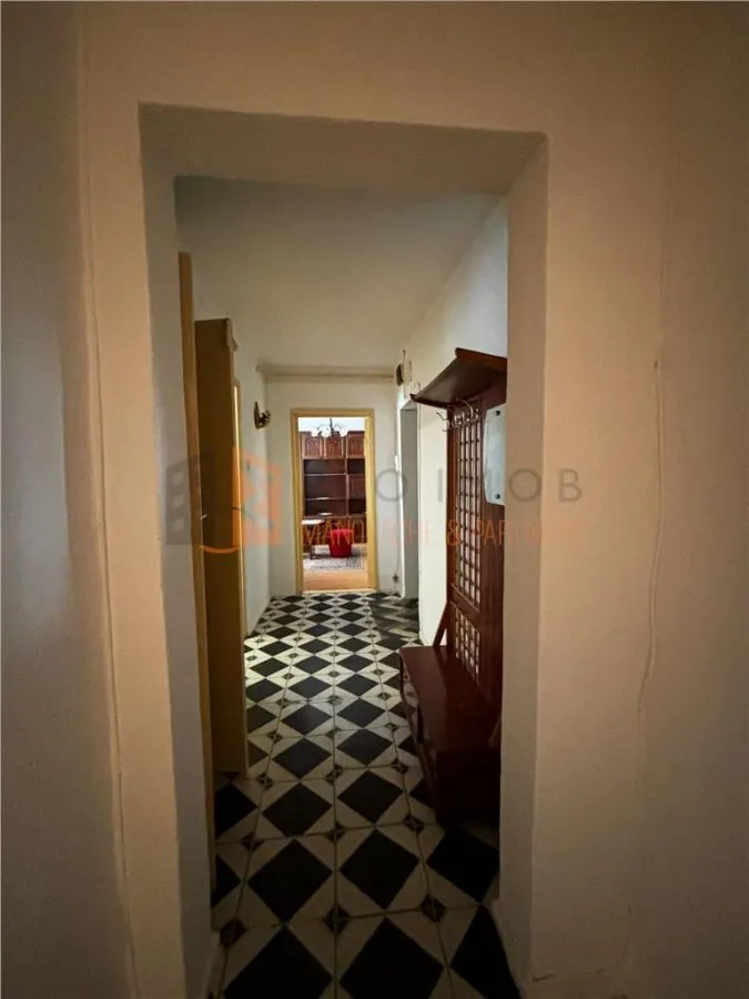 Apartament 3 camere cf 1 semidecomandat  zona Unirii Sud - foto 8