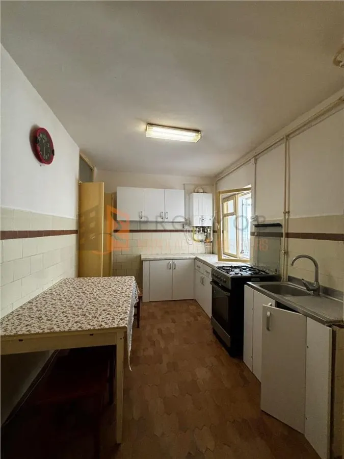 Apartament 3 camere cf 1 semidecomandat  zona Unirii Sud - foto 10