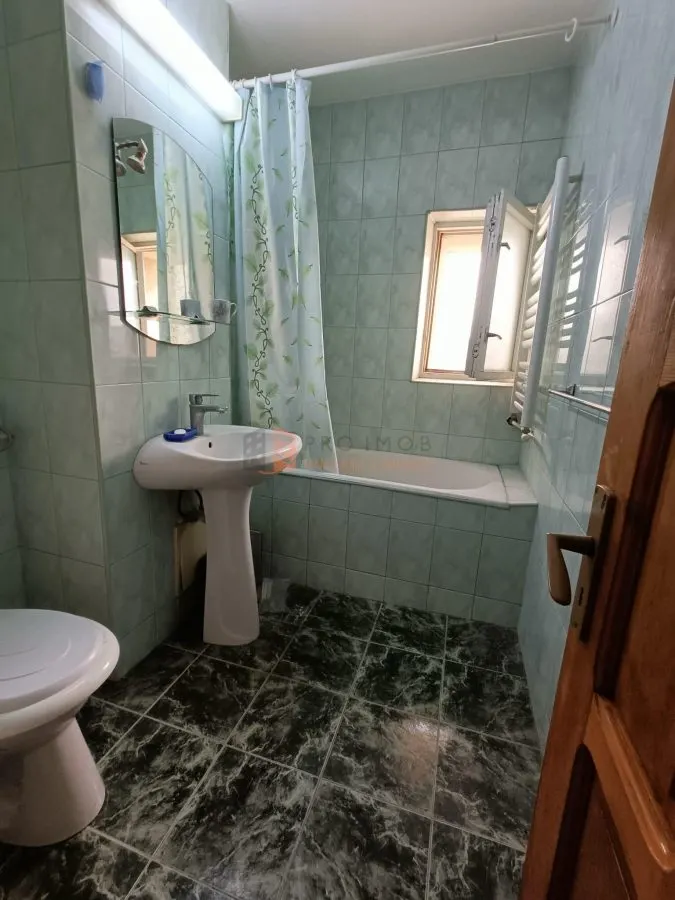 Apartament 3 camere decomandat zona Crang - foto 4