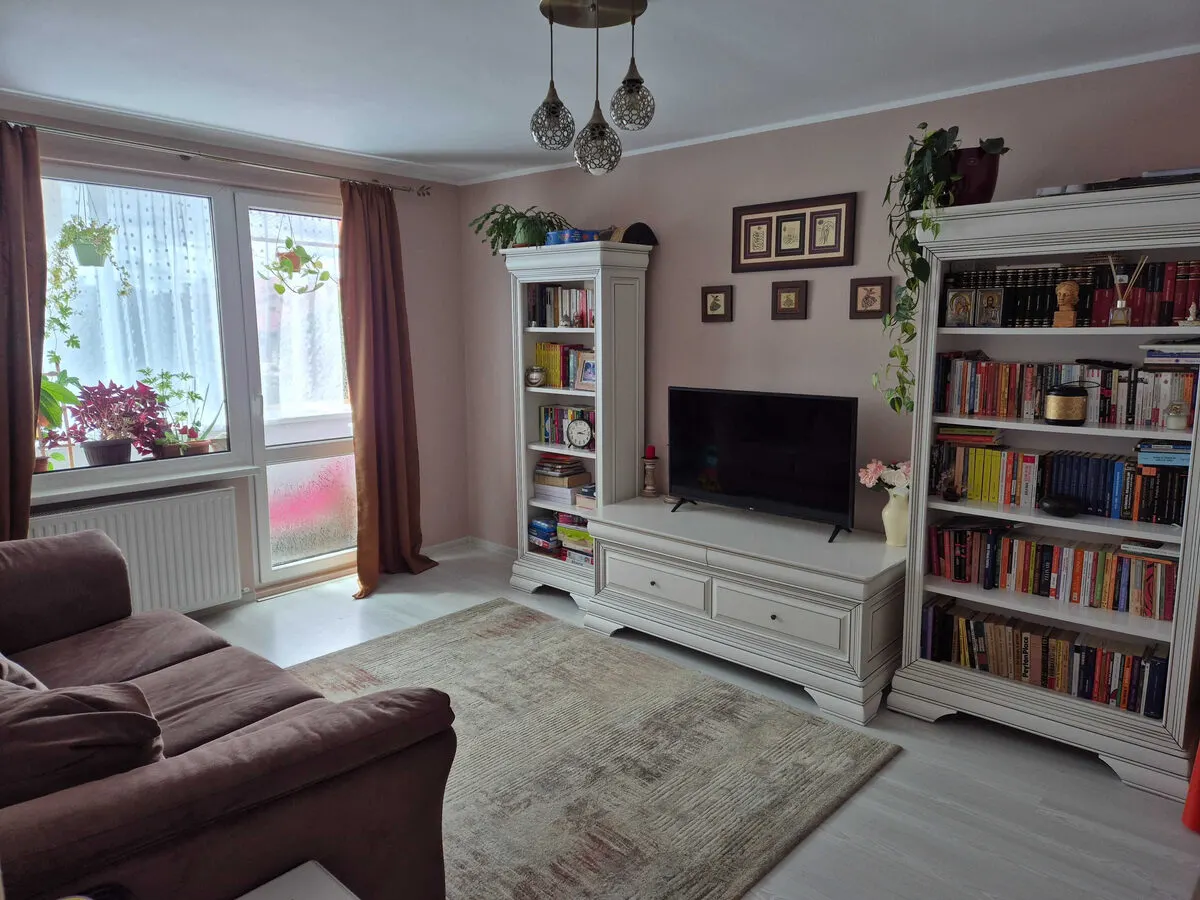 Apartament 2 camere decomandat etajul 1 Craiter - foto 1