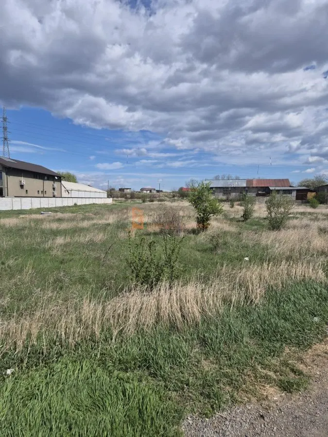 Terenuri alipite intravilane zona Brosteni ,Tarlaua 33 - foto 2
