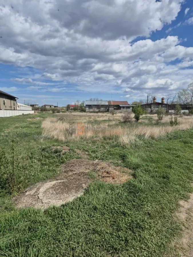 Terenuri alipite intravilane zona Brosteni ,Tarlaua 33 - foto 4