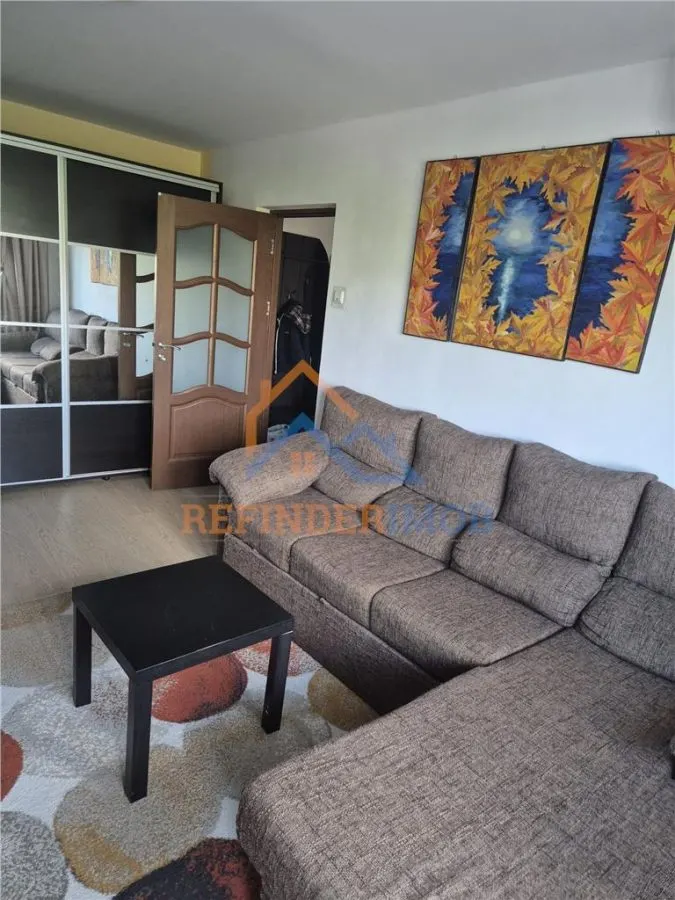 Apartament de vanzare cu 3 camere, 2 grupuri sanitare, zona Drumul Taberei - foto 2