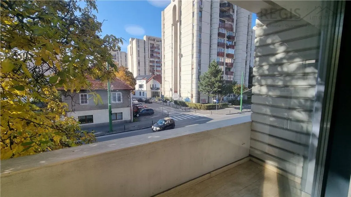Vila - Bloc modern de 11 camere zona Centrul Civic , Onix - foto 12