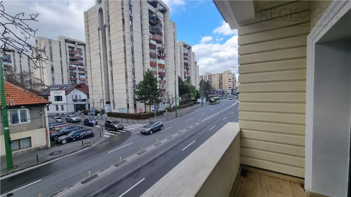 Vila - Bloc modern de 11 camere zona Centrul Civic , Onix - foto 4