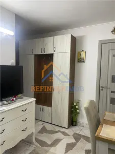 Apartament de vanzare cu 2 camere, zona Titan - foto 2