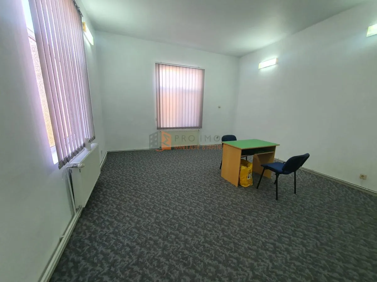 Casa tip parter zona Centru - foto 1