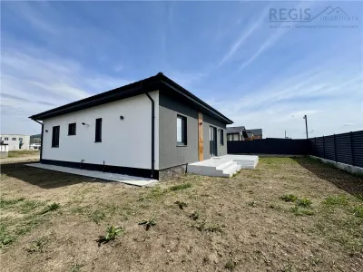 Casa noua de vanzare | 3 dormitoare | curte | parter - foto 17