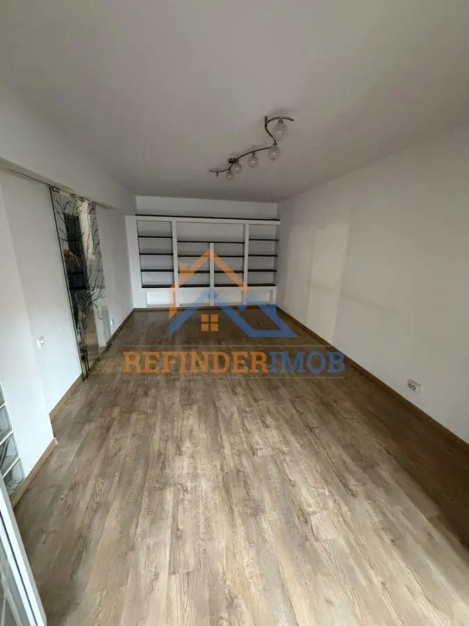 Apartament de vanzare cu 3 camere, 2 grupuri sanitare, Bulevardul Timisoara - foto 1