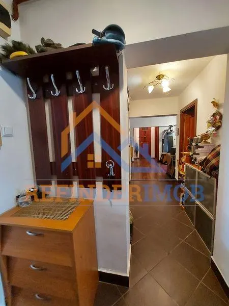 Apartament de vanzare cu 3 camere, 2 gr sanitare - zona 13 Septembrie - foto 6