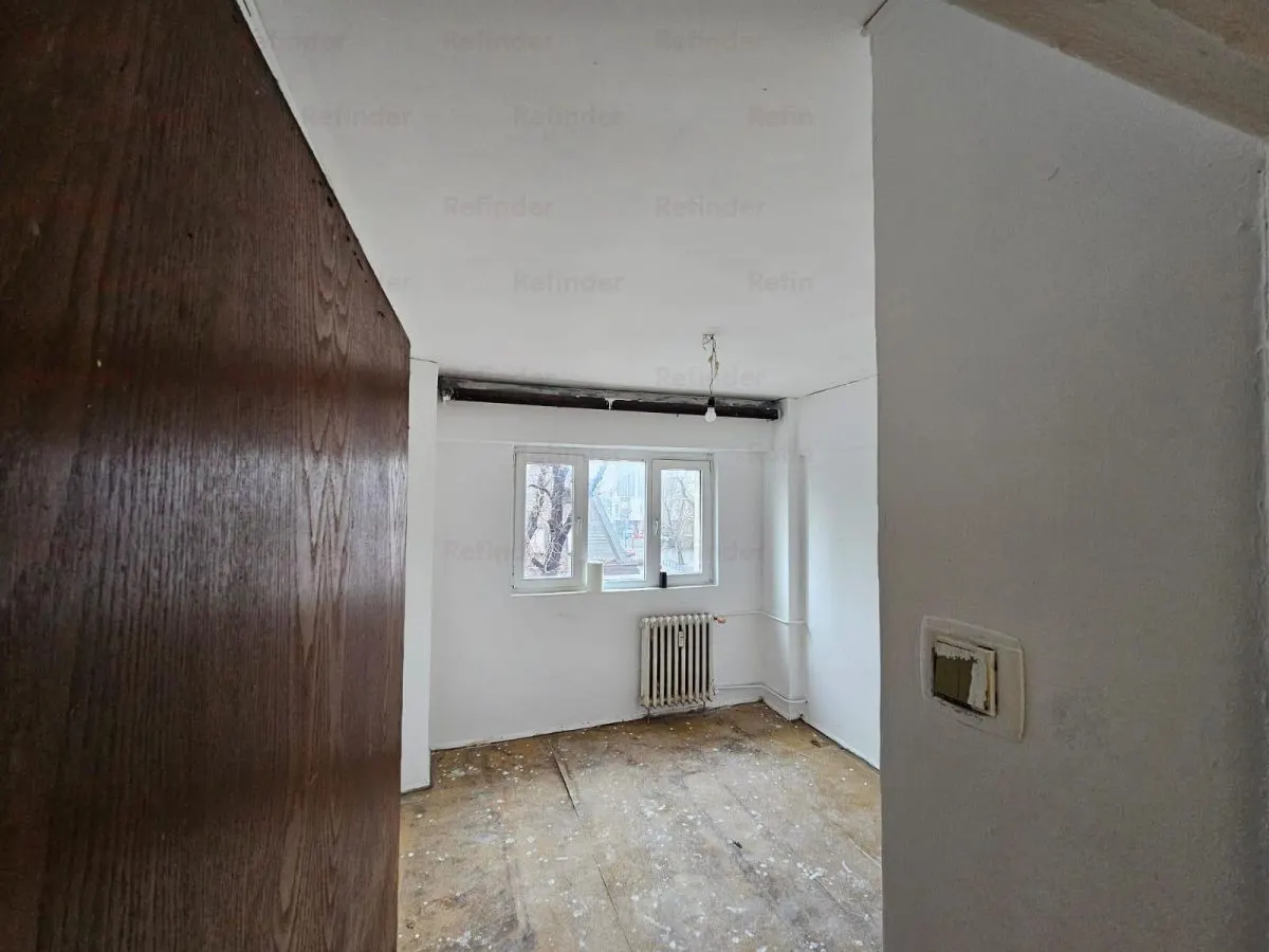 Vanzare apartament 4 camere | Romana ASE | bloc 1982 reabilitat | 97mp | decomandat | etaj 3/10 | loc parcare in curtea interioara | - foto 2