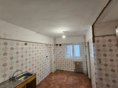 Vanzare apartament 4 camere | Romana ASE | bloc 1982 reabilitat | 97mp | decomandat | etaj 3/10 | loc parcare in curtea interioara | - foto 6